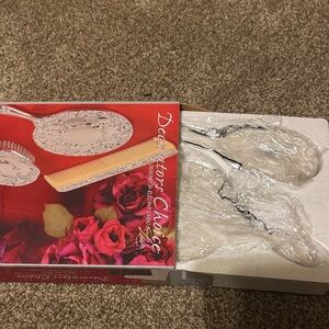 Decorative Vanity Set with Comb and Mirror - new